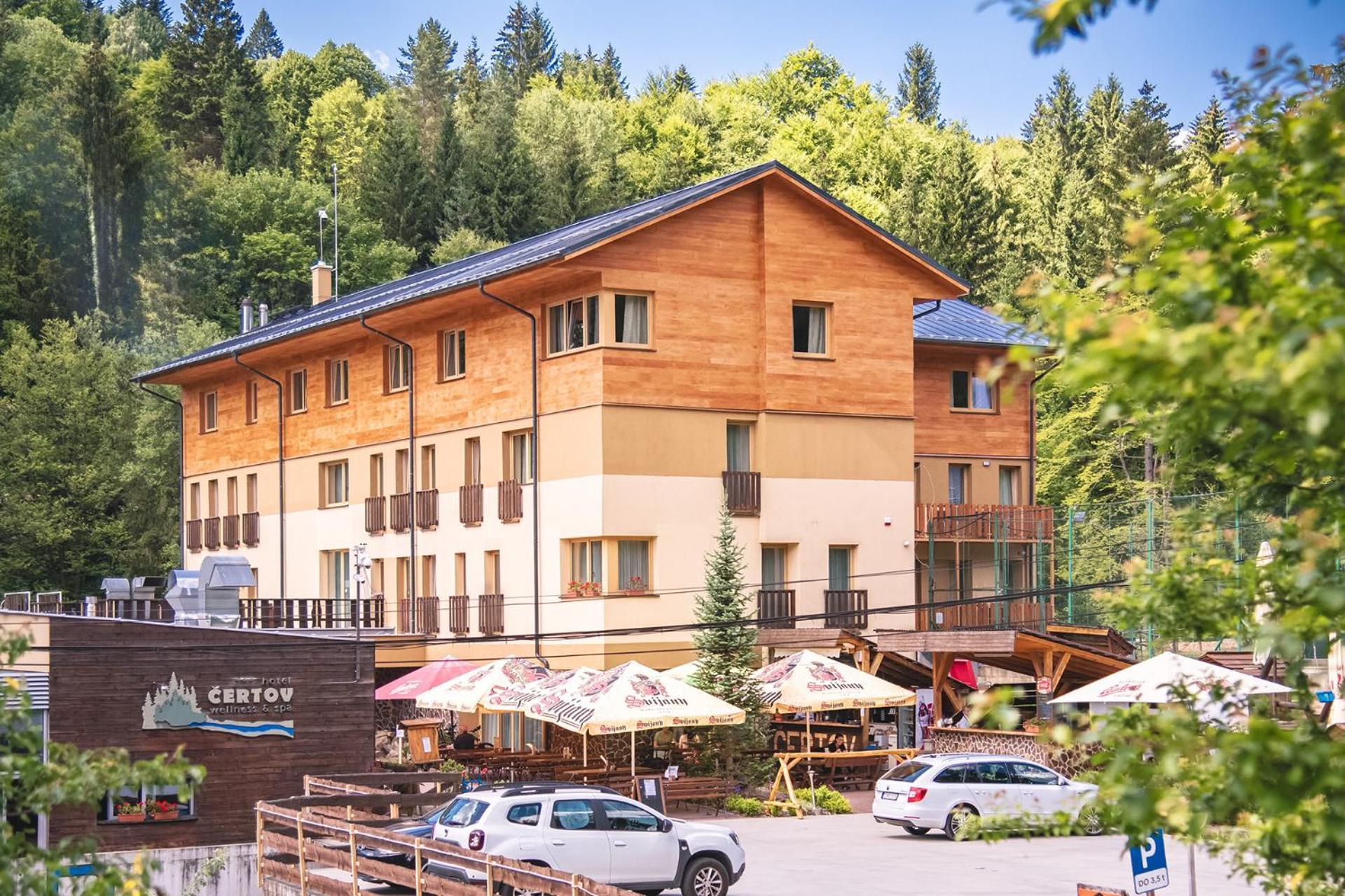 Wellness & Spa Hotel Certov Eksteriør billede